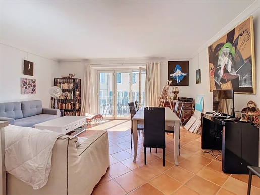 Appartamento di 3 locali situato nel cuore del quartiere storico di Sainte Maxime