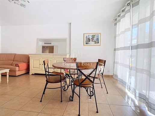 Appartement 3 pièces à vendre au centre ville de Sainte Maxime!