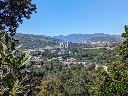 Villa avec vue dégagée sur les collines proche centre ville