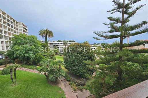 Cannes Center - One Bedroom Apartment With Terrace