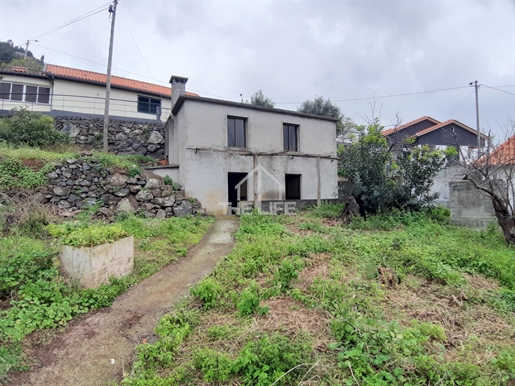 2 bedroom villa for remodell on 500sqm plot of land, in Calheta, Madeira Island