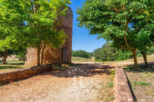 Landgoed 220 hectare-in de buurt van Aix En Provence-Sainte Victoire