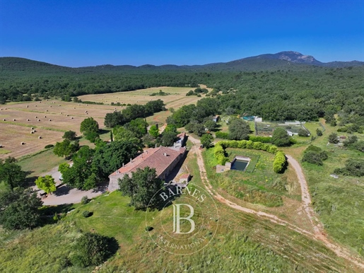 Landgoed 220 hectare-in de buurt van Aix En Provence-Sainte Victoire