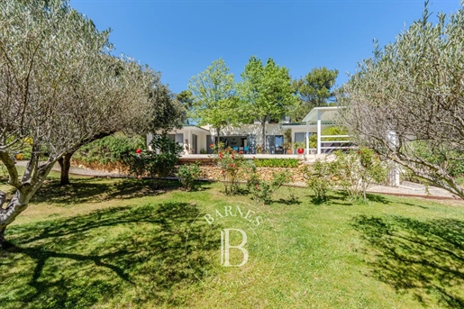 St Marc Jaumegarde - 5 Bedrooms - Swimming Pool - Ste Victory View