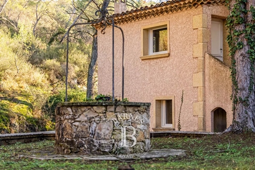 Aix-En-Provence Not Far From The City-Center Character Property - 4370 Sq Ft On 2 500 Acres - Mansio