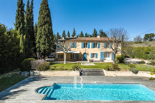 Aix-En-Provence City - Old Mas - 6 Bedrooms - Garage - Swiming Pool - Golf Course And Bus Stpo At Fo