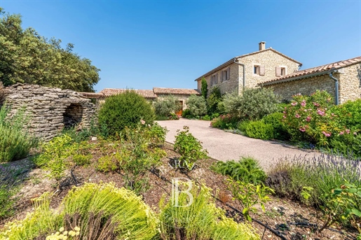 Gordes - Stone house with swimming pool and view