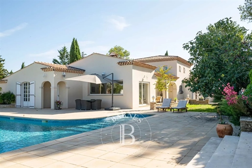 Luxury House with Pool, Pool House, and Independent Apartment for Sale near Aix-en-Provence