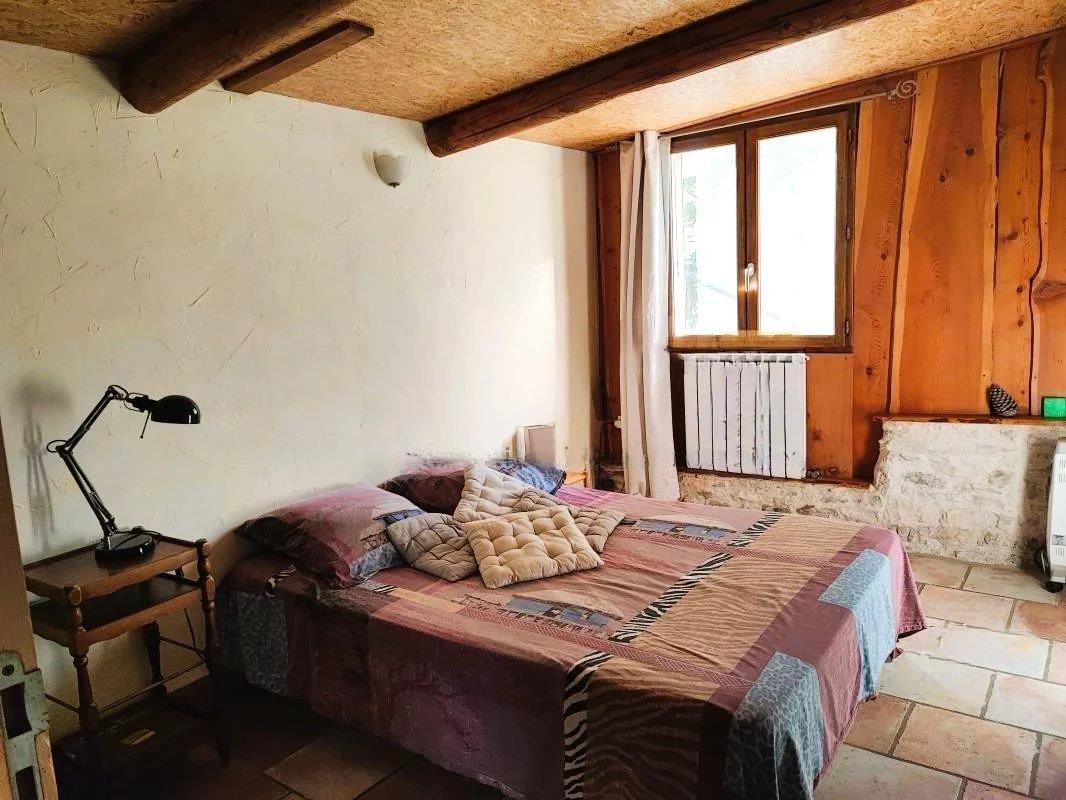 Property of the XVIIIth century -300m² on 23 750m² - Luberon