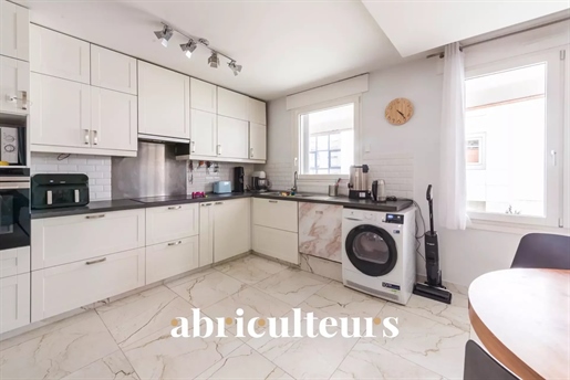 5-room apartment of 108 m2 for sale in Courbevoie with garage and parking