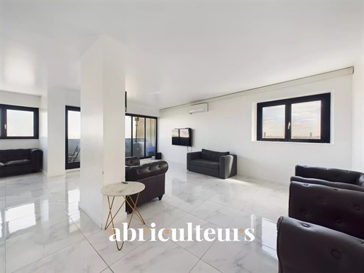 Appartement de 3 pièces de 97 m2 en vente à Courbevoie
