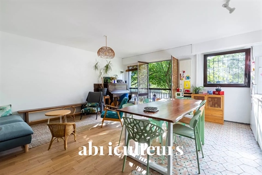Montreuil- Apartment- 4 Rooms- 3 Bedrooms- 82 Sqm- 390 000 €