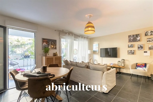 T3 apartment with a large terrace - Pointe Rouge sector
