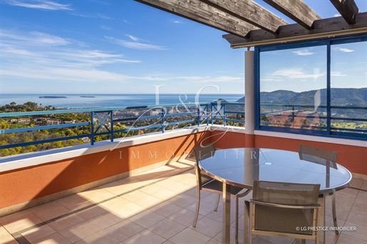 Stunning Renovated 2-Bedroom Apartment With Panoramic Sea View