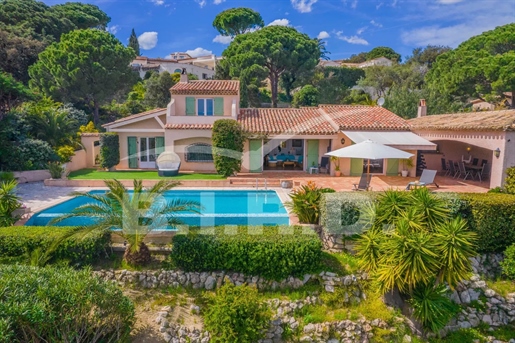 Sainte Maxime : Villa Provencale Avec Vue Mer