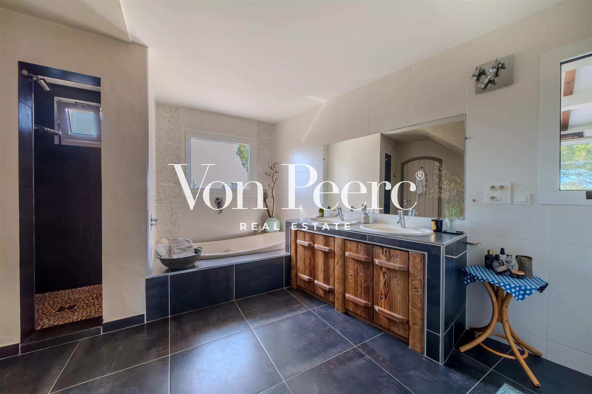 House in the heart of the Camargue