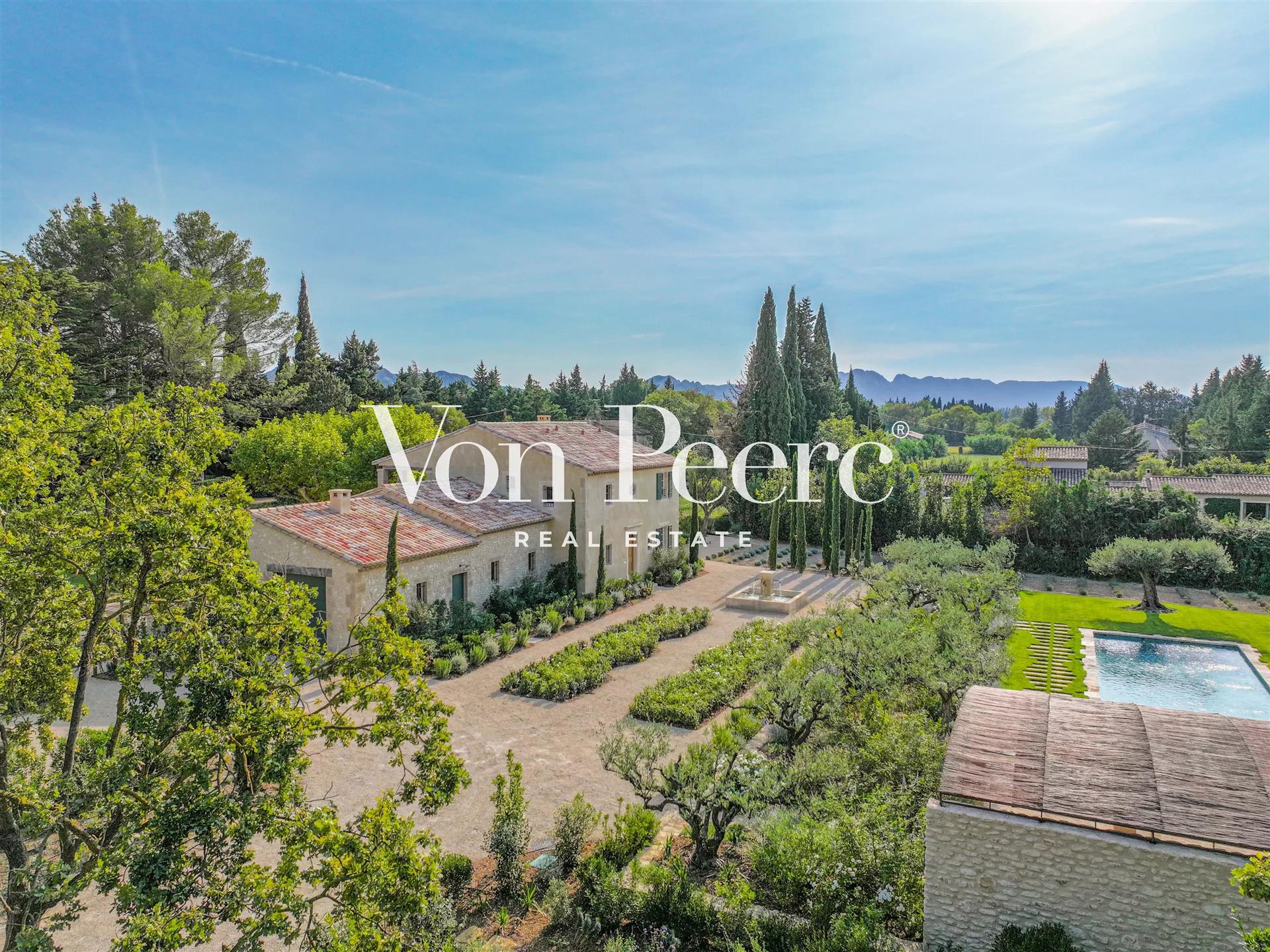 Superb property for sale in Eygalières