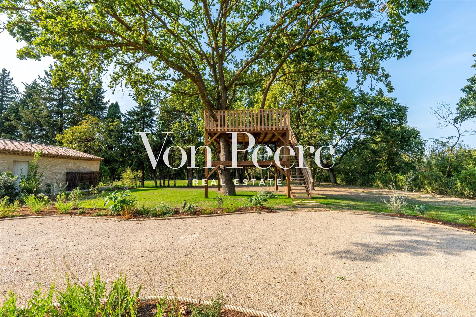 Superb property for sale in Eygalières