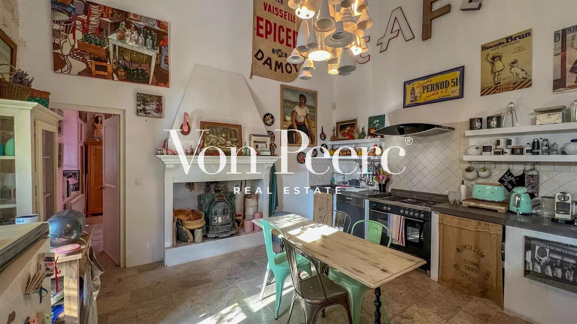 Charming House In The Heart Of The Village Of Eygalières