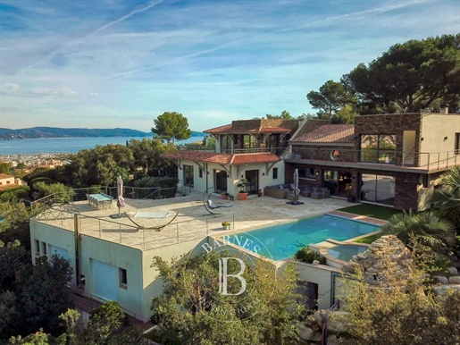 Cavalaire-Sur-Mer - villa - panoramic sea view -