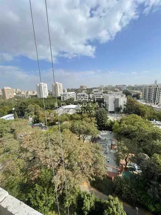 Apartment for sale in Tel-Aviv, Ramat Aviv