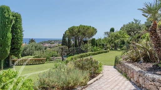 Roquebrune Cap Martin - villa with sea view - Independant apartement - Swimming pool -Garage