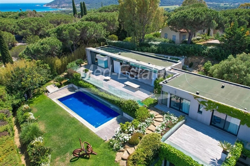 Contemporary luxury villa close to the Club55 - nice sea view