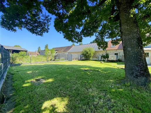 Dpt Vienne (86), à vendre proche de Chatellerault maison P6 de 173 m² - Terrain de 3 960,00 m²