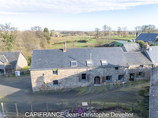 5 bedroom stone property on 2,2 acre land