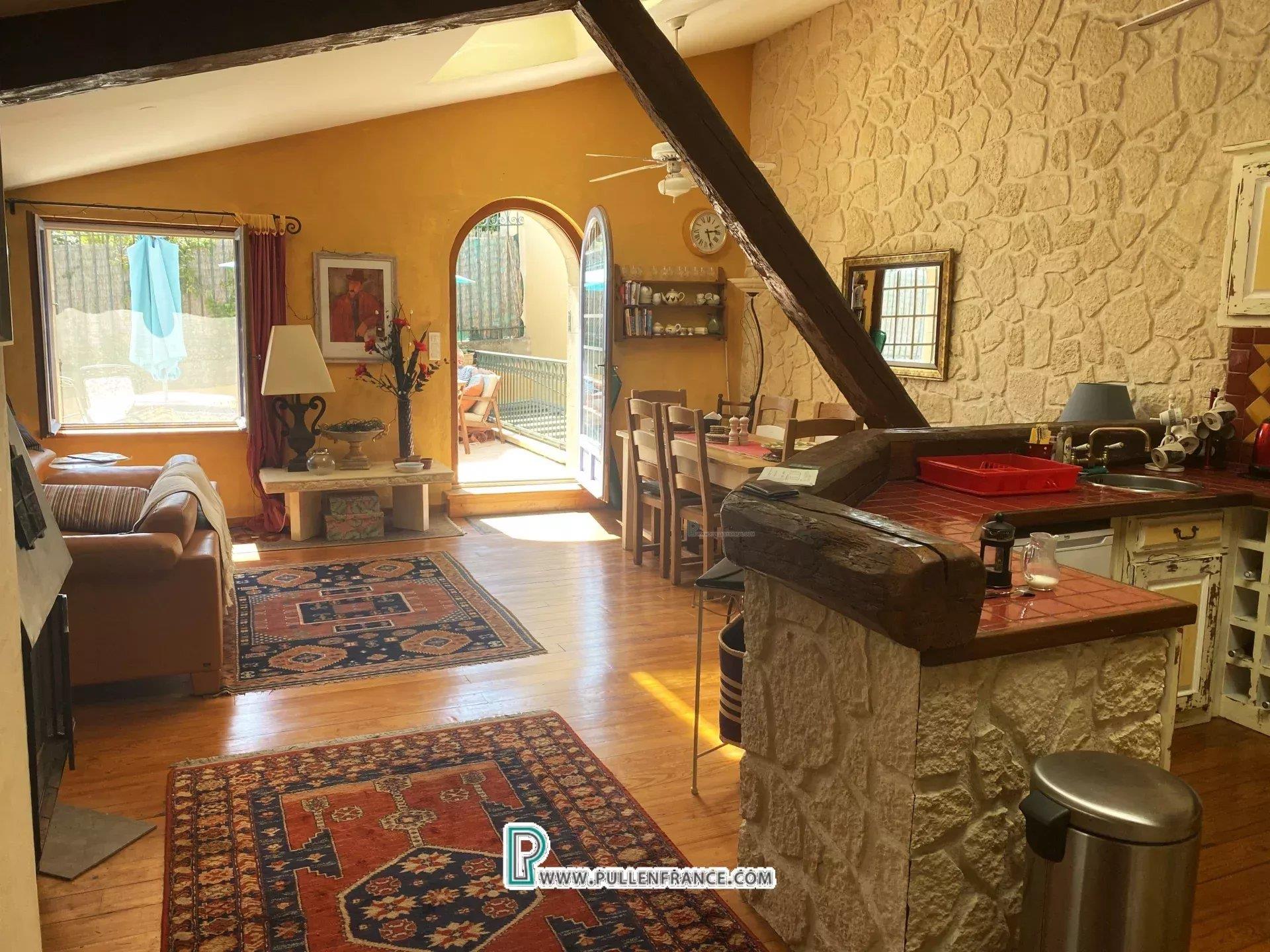 Charming apartment in stately residence in lively Minervois village