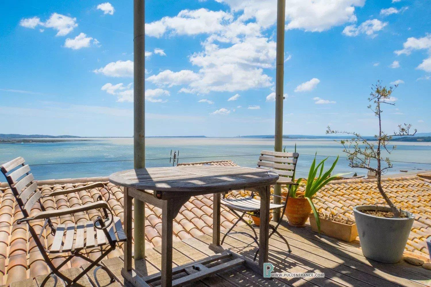 Superb renovated former fisherman’s cottage with sublime coastal views near Narbonne