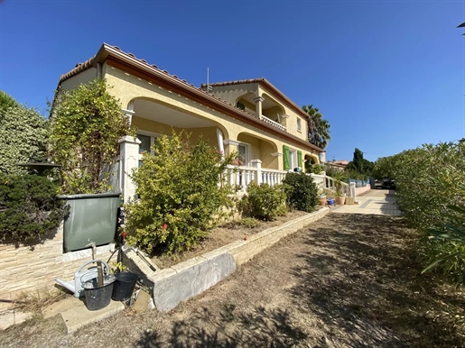 Aantrekkelijke villa met tuin in Canal du Midi dorp