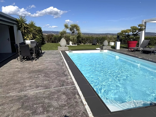 Modernes Haus mit Garten, Pool und atemberaubender Aussicht in der Landschaft des Minervois