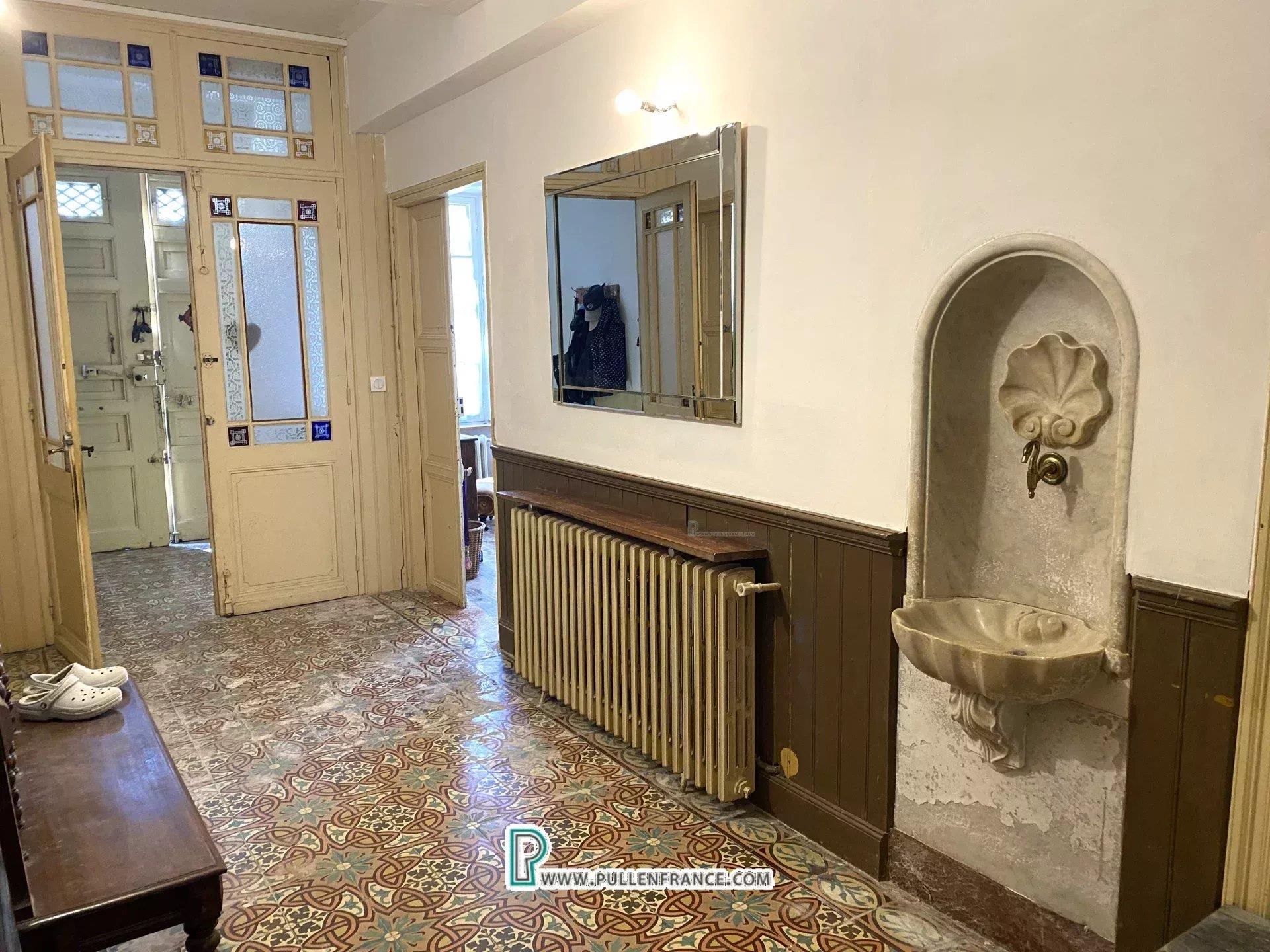 Impressive partly renovated village house with garage in Minervois village