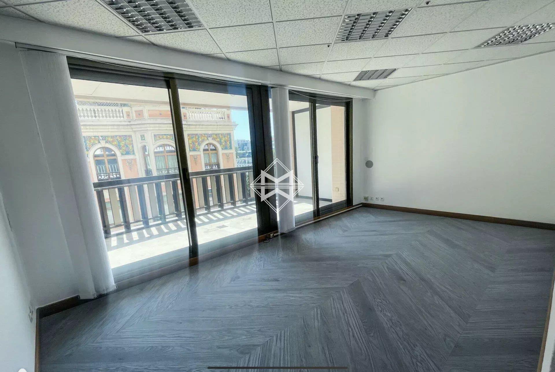 Perfectly located offices