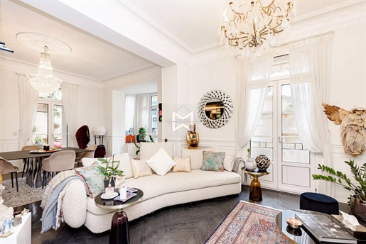 Magnificent apartment in a bourgeois building
