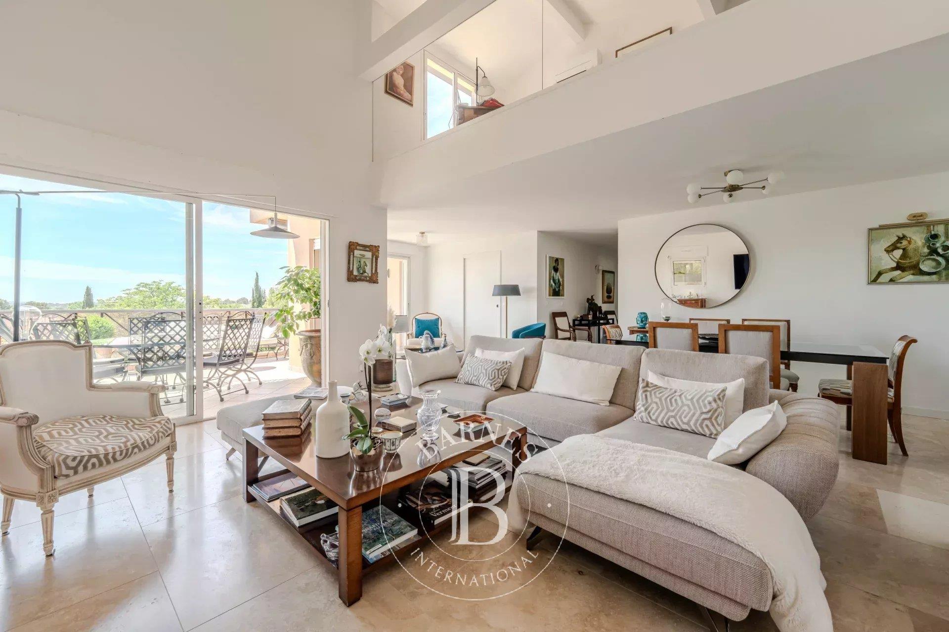 Aix-En-Provence - Walking Distance To Downtown - Duplex 130 m² (1,400 sq. Ft.) - Top Floor - Terrace