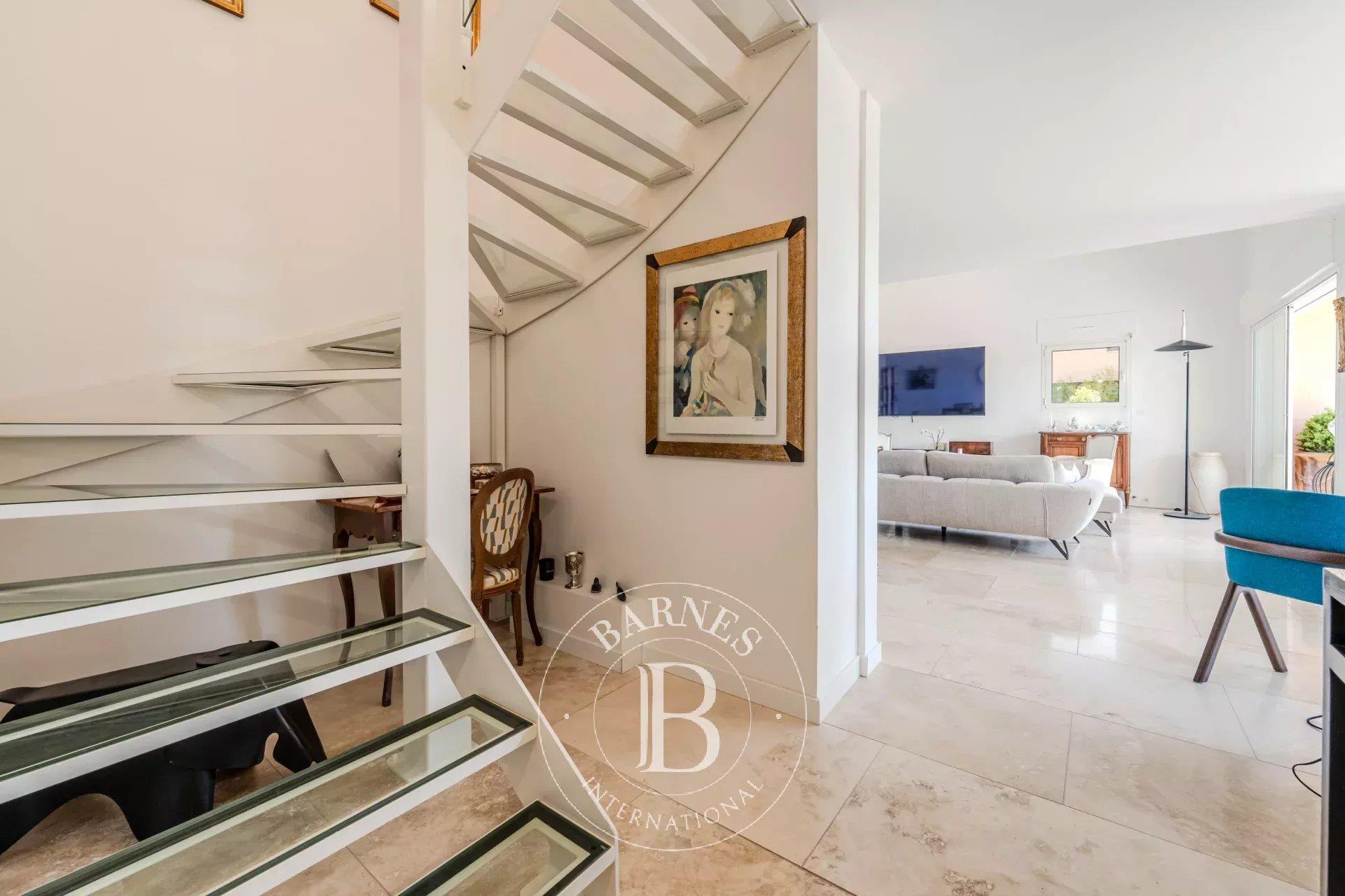Aix-En-Provence - Walking Distance To Downtown - Duplex 130 m² (1,400 sq. Ft.) - Top Floor - Terrace