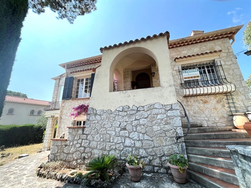 Exclusive Vence, Beautiful stone building