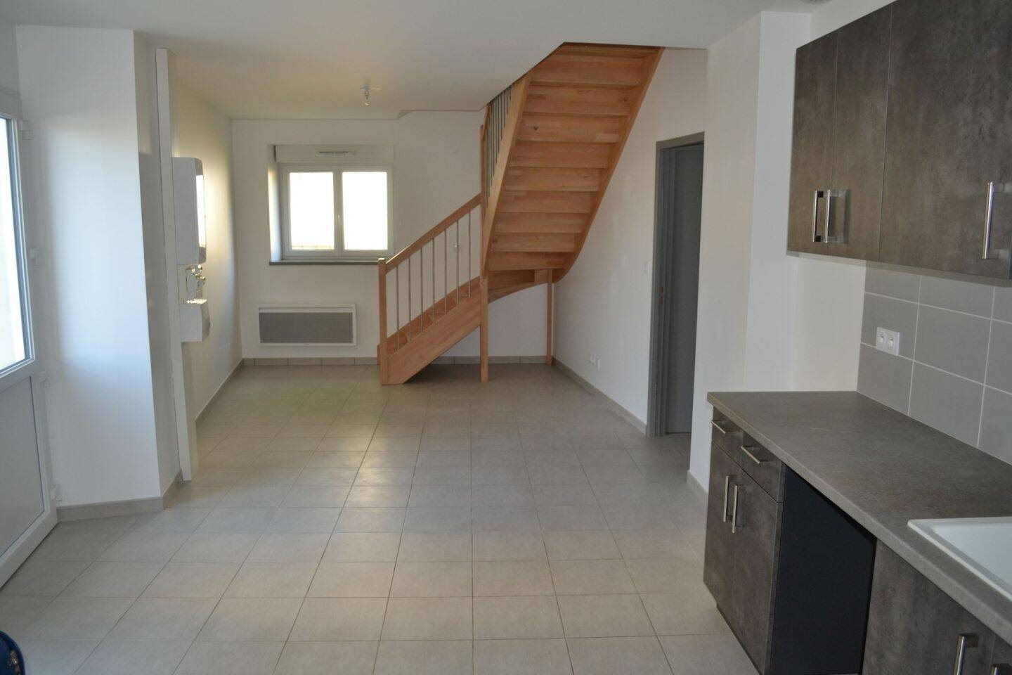 Appartement à louer, 75m², Bellegarde-Poussieu