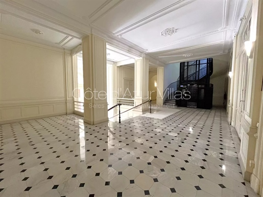 Cannes - Duplex apt with terrace in a bourgeois palace