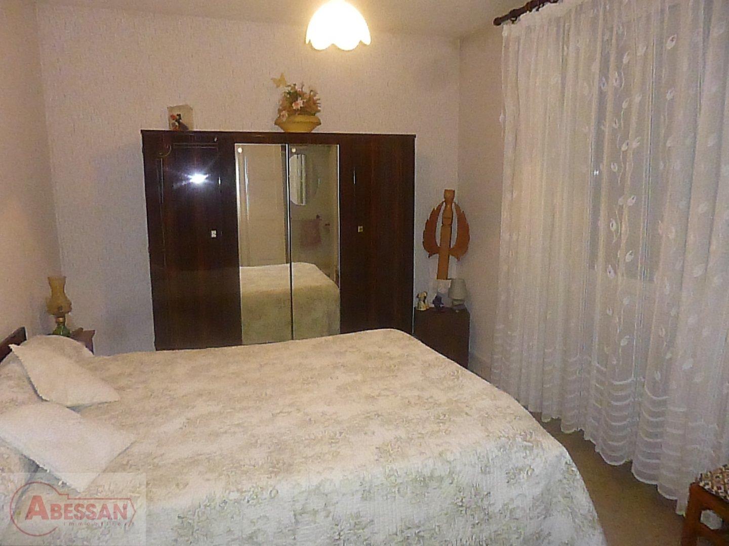 Compra: Vivenda (81160)