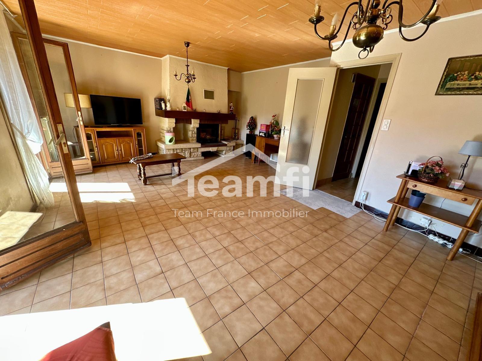 Maison vue dégagée avec garage aménagé (logement indépendan