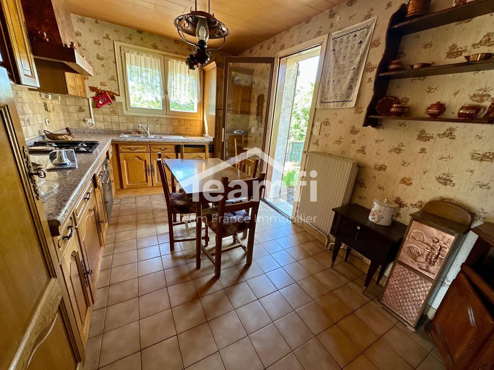 Maison vue dégagée avec garage aménagé (logement indépendan