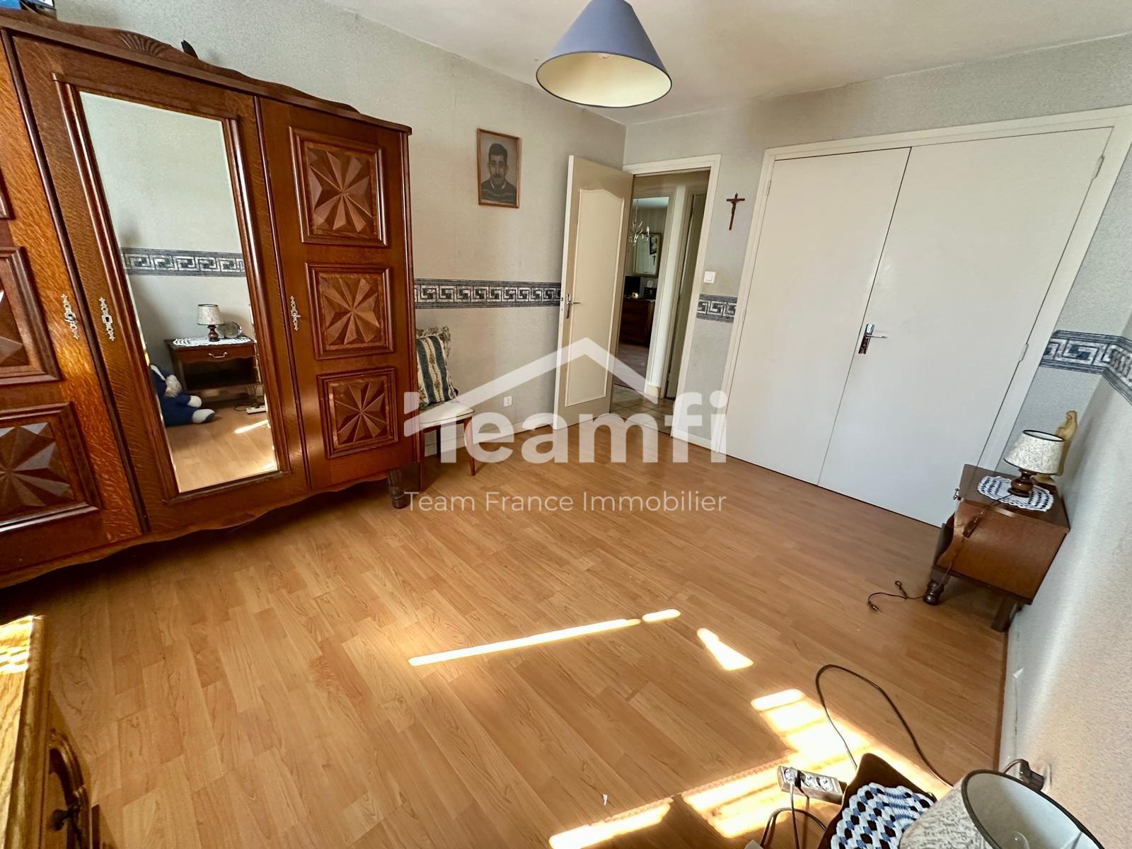 Maison vue dégagée avec garage aménagé (logement indépendan