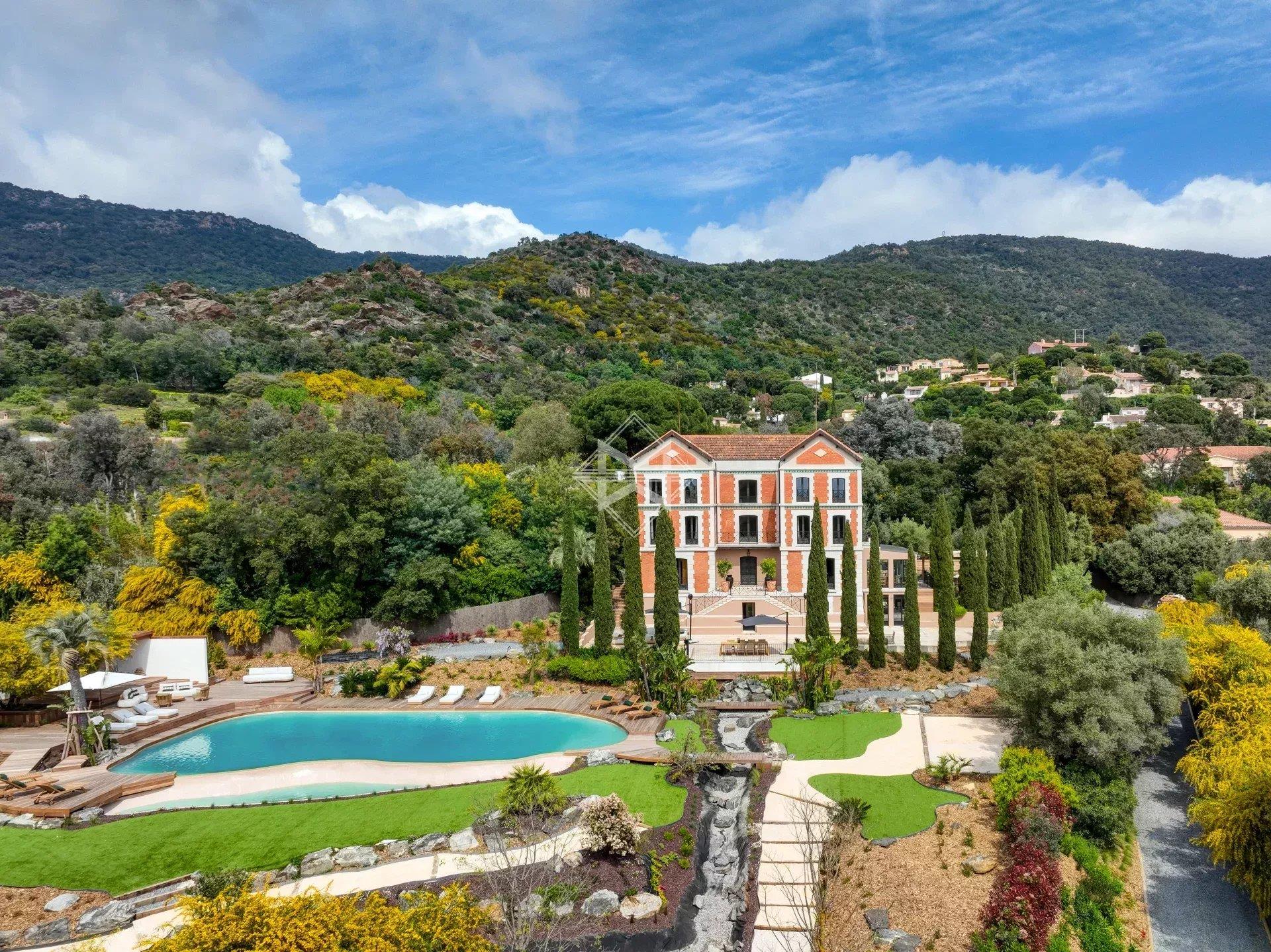 Maison à louer, 800m², Le Lavandou