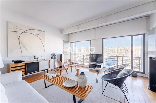 Outstanding 2bd-flat overlooking the Marseille Old-Port