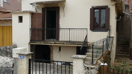 Pequeña casa de piedra para reformar en Capdenac Gare