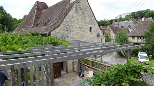 Ensemble de 2 maisons en pierre avec jardin de 1900mÂ² ,4 chambre