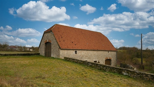 Beautiful barn of 110 m² per level with a large plot of 8000m